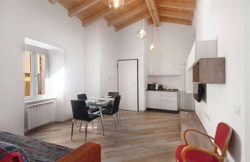 Castiglione Chiavarese Apartment | Apartment 'Ca' Rondine' with Sea View, Wi-Fi and Air Conditioning