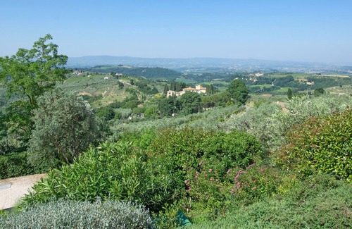 Magliano Apartment | Apartment with A/C, WIFI, pool, pets allowed, panoramic view, parking, close to Greve In Chianti