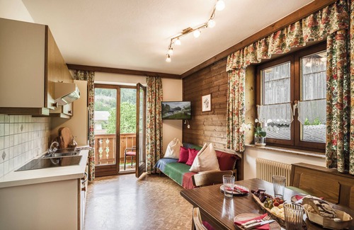 Taxenbach Apartment | Apartment 1 with Mountain View, Garden & Wi-Fi