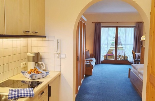 Kruen Apartment | Apartment '1' with Mountain View, Shared Garden and Wi-Fi