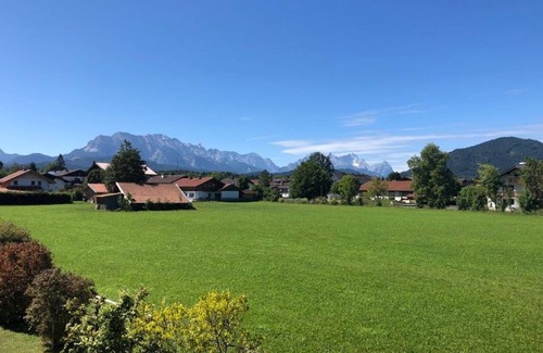 Kruen Apartment | Apartment '1' with Mountain View, Shared Garden and Wi-Fi