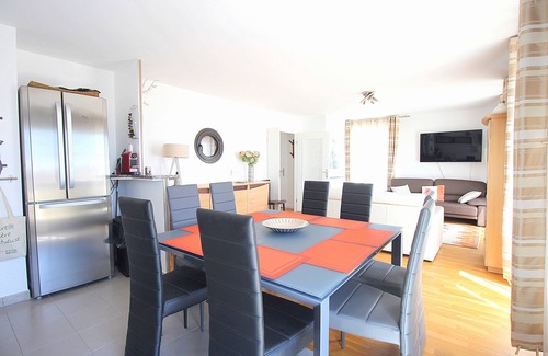 Serris Apartment | Apartment 10 pax lake view and Disneyland Paris (HONORE1)