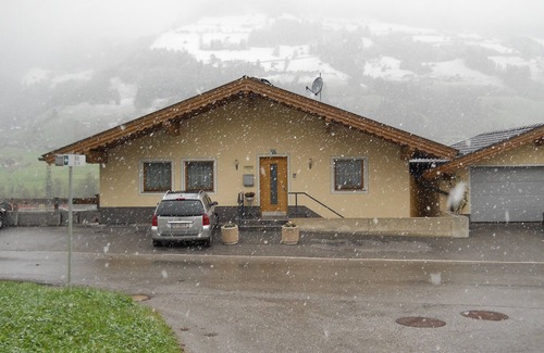 Ramsau im Zillertal Apartment | Apartment, 100 m from the ski bus stop, families welcome