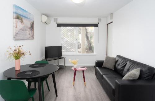 Rivervale Hotel | Apartment 16 Burswood