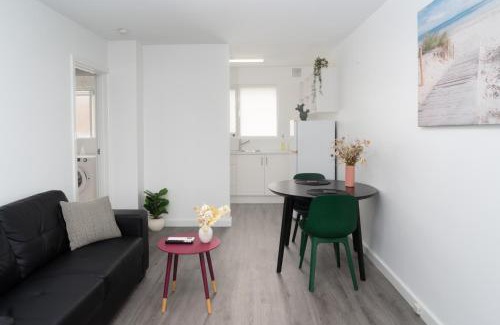 Rivervale Hotel | Apartment 16 Burswood