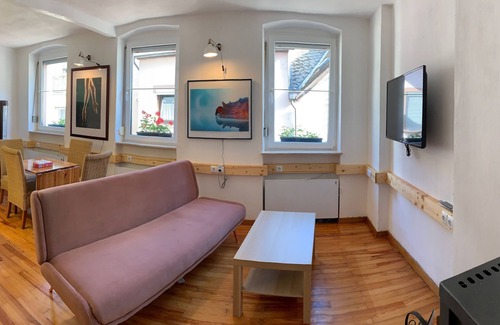 Uerzig Apartment | Apartment 2 - Das Marienkaeferhaus, Mosel - The Ladybug House, Moselle