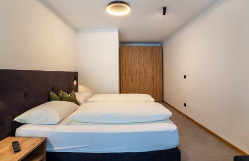 Parcines Apartment | 'Apartment 2' with Mountain View, Garden & Wi-Fi