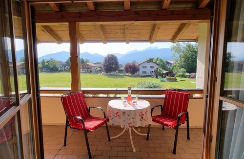 Kruen Apartment | Apartment '2' with Mountain View, Shared Garden and Wi-Fi