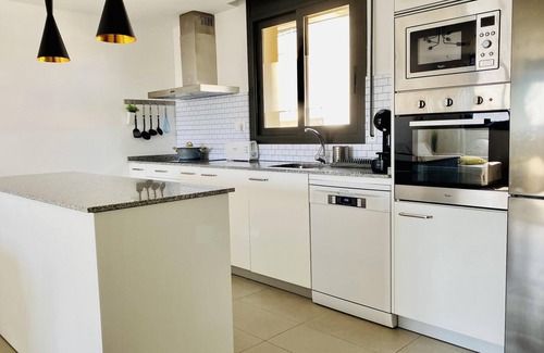 Torredembarra Apartment | Apartment 200m beach and station only 45min BCN