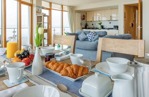 Westleigh Apartment | Apartment 22, Horizon View