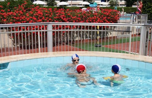 Marina di Bibbona Apartment | Apartment 3 beds in Residence with swimming-pool bed and bath linen included