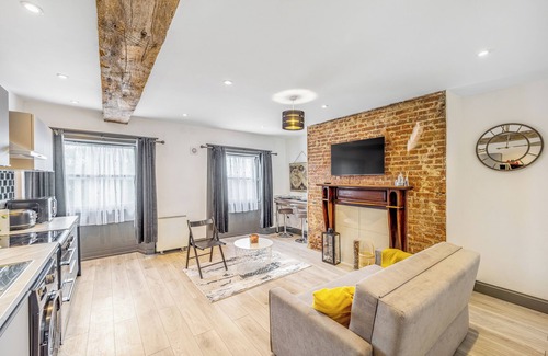Boston Apartment | Apartment 3, Elegance Awaits!