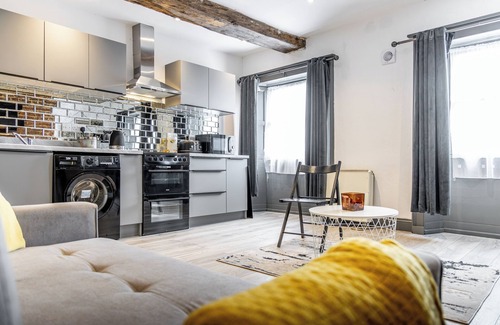 Boston Apartment | Apartment 3, Elegance Awaits!