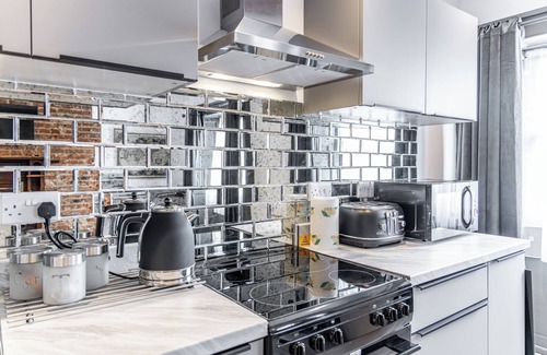 Boston Apartment | Apartment 3, Elegance Awaits!