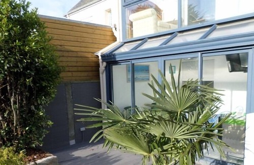 Esperance-Cottages Apartment | Apartment 38m² in area close to the sea and the center, with veranda / garden