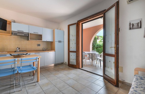 Marina di Campo Apartment | Apartment '3B' with Private Terrace and Air Conditioning