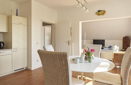 Vollerwiek Apartment | Apartment 4 - House Deich wave