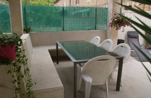 Salin-de-Giraud Apartment | Apartment 4 pers. with garden in the Camargue: beaches, nature, kite-surfing, wifi