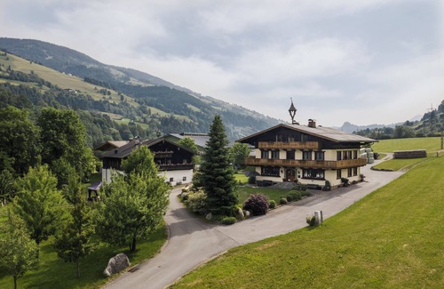 Taxenbach Apartment | Apartment '4' with Mountain View, Shared Garden & Wi-Fi