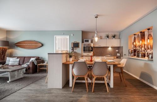 Eckernfoerde Apartment | Apartment 5 - "am Yachthafen 5", Apartmenthaus Hafenspitze, - Blickrichtung offenes MeerStrandpromenade