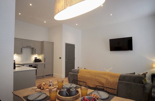 Bont Newydd Apartment | Apartment 5 Old Conservative Club in Historic Town | Pass the Keys