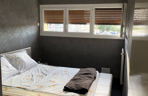 Saint-Antoine Apartment | Apartment 6pers in private residence : Marseille