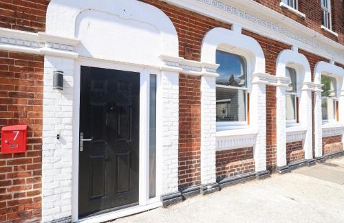 Eastbridge Apartment | Apartment 7