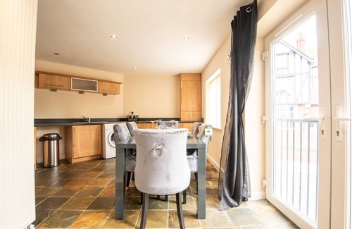 Worksop Apartment | Apartment 9