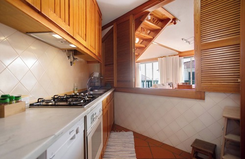 Sao Pedro de Muel Apartment | Apartment 'A Casa Da Concha' with Sea View, Balcony and Wi-Fi