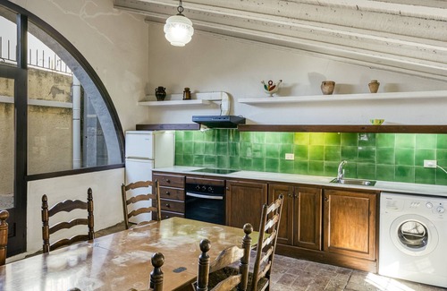 Castello d'Empuries Apartment | Apartment 'Apartaments Can Gibert-Cap De Creus' with Shared Garden, Wi-Fi and Air Conditioning