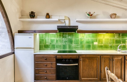 Castello d'Empuries Apartment | Apartment 'Apartaments Can Gibert-Cap De Creus' with Shared Garden, Wi-Fi and Air Conditioning