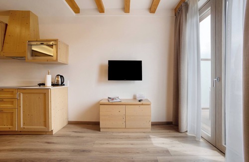 Tremosine Apartment | Apartment 'Agriturismo Hegemone Stube' with Mountain View, Private Terrace and Wi-Fi