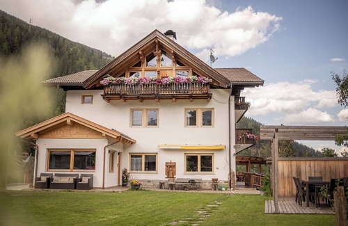 Ultimo Apartment | Apartment 'Adlerhorst Amsel' with Terrace, Shared Garden and Wi-Fi