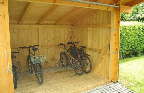 Kruen Apartment | Apartment "Adlerhorst" with Mountain View, Shared Garden & Wi-Fi
