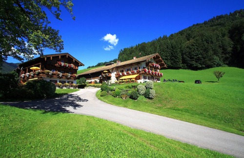 Ruhpolding Apartment | Apartment Adlernest (77 sqm), balcony, kitchen, 2 bedrooms and 1 living room, WLAN