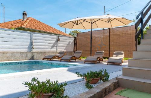 Valtura Apartment | Apartment Adriana on peaceful location with pool