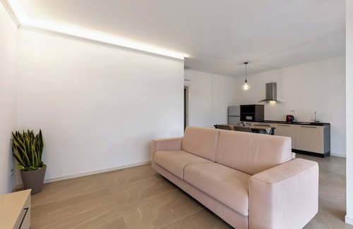 Montioni Apartment | Apartment 'Agriturismo Le Campagnole Pink' with Shared Pool, Wi-Fi and Air Conditioning