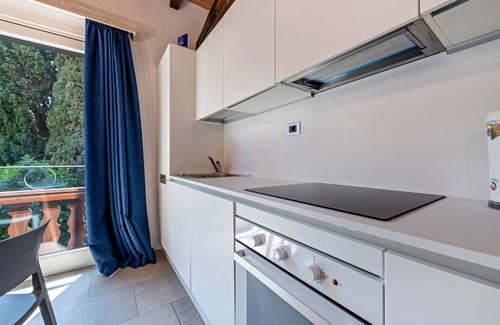 Toscolano Maderno Apartment | Apartment Al segnavento Montese with Pool, Garden & Wi-Fi