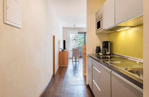 Lagundo Apartment | Apartment 'Alagundis Crystallinus' with Mountain View, Shared Pool and Wi-Fi