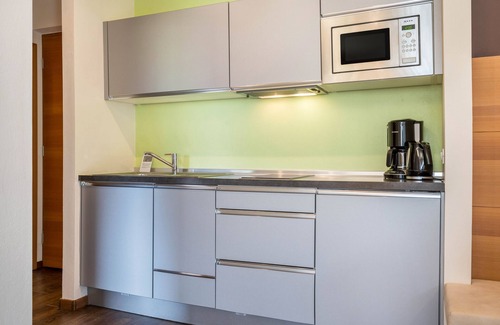 Lagundo Apartment | Apartment 'Alagundis Pyropus' with Mountain View, Shared Pool and Wi-Fi