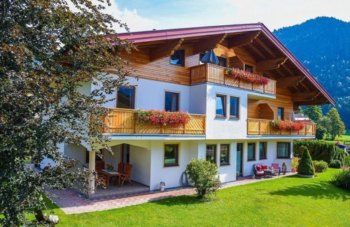 Werfenweng Apartment | Apartment Almrausch - Alpenflora, House