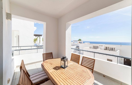 Playa Macenas Apartment | Apartment 'Amanecer En Macenas' with Sea View, Wi-Fi and Air Conditioning