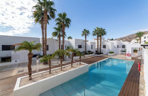 Playa Macenas Apartment | Apartment 'Amanecer En Macenas' with Sea View, Wi-Fi and Air Conditioning