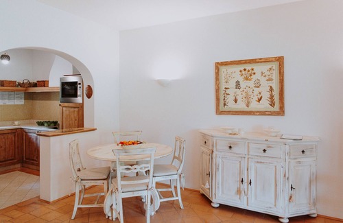 Puegnago del Garda Apartment | Apartment 'Ametista' with Shared Pool, Wi-Fi and Air Conditioning
