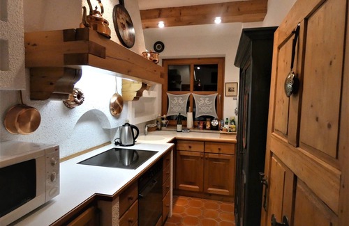 Ettenhausen Apartment | Apartment Andrea -3 pers, 62sqm, 1 bedroom, bay window, tiled stove, balcony
