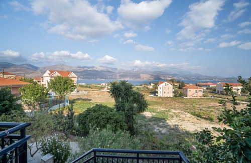 Lixouri Apartment | Apartment 'Anna's House 1 In Lixouri' with Sea View, Wi-Fi and Air Conditioning