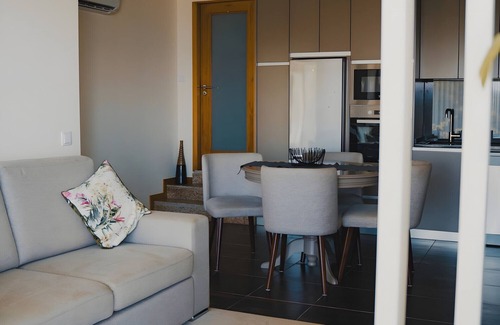 Soengas Apartment | Apartment 'Apartamento T1 Mais 1' with Mountain View, Wi-Fi and Air Conditioning