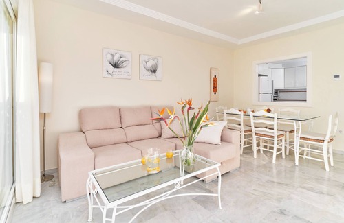 Almunecar Apartment | Apartment 'Apartamento Marina Playa M&M La Herradura' with Sea View, Wi-Fi and Air Conditioning