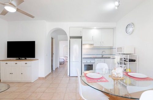 Lepe Apartment | Apartment 'Apartamento Palo Verde Golf' with Shared Pool, Private Terrace and Wi-Fi