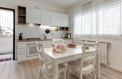 San Miniato Apartment | Apartment 'Appartamento Maripi' with Balcony, Wi-Fi and Air Conditioning